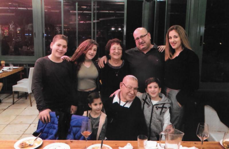 תמונה מתוך הספר — משפחת משה אוחנה